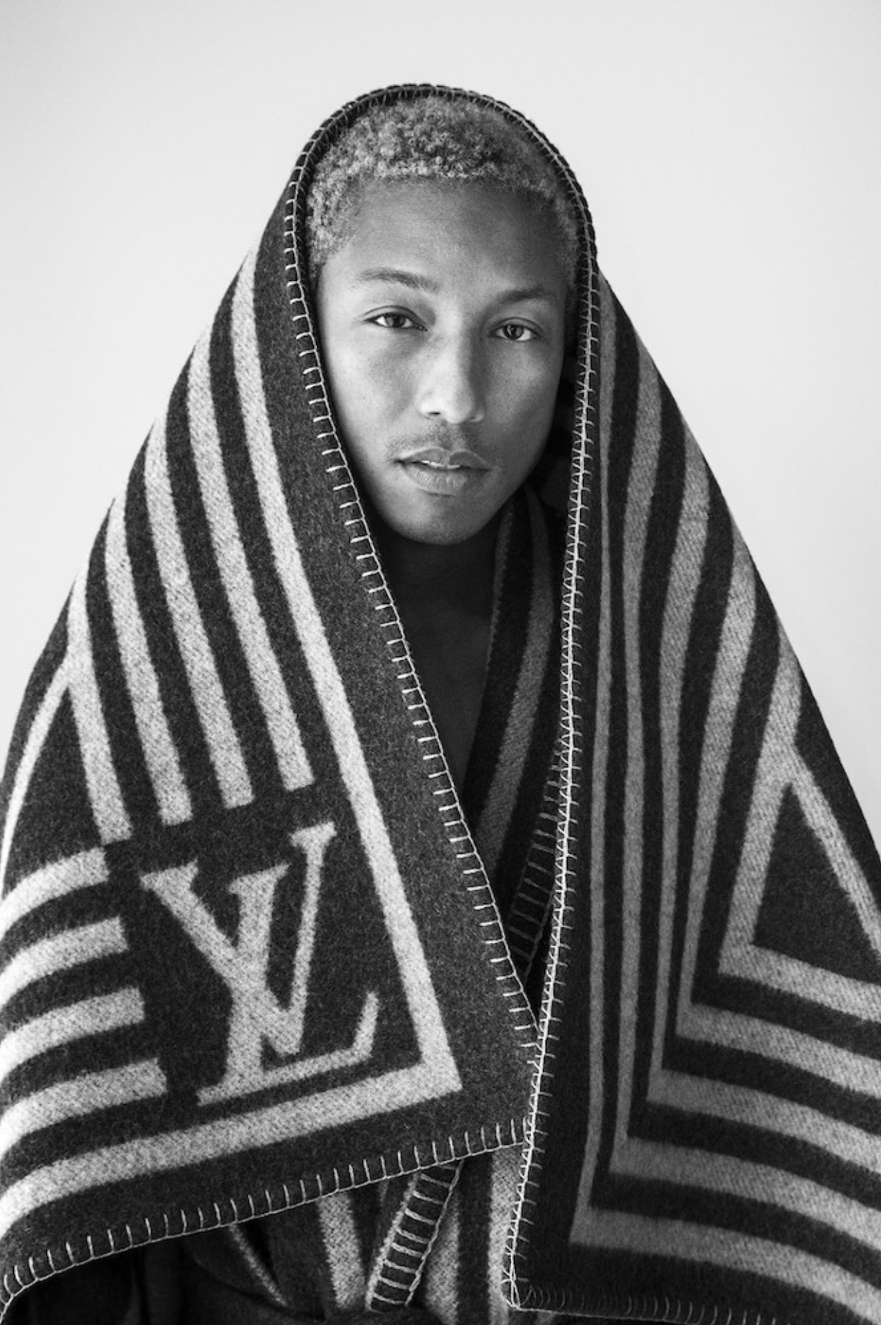 El debut apoteósico de Pharrell en Louis Vuitton, el club de moda